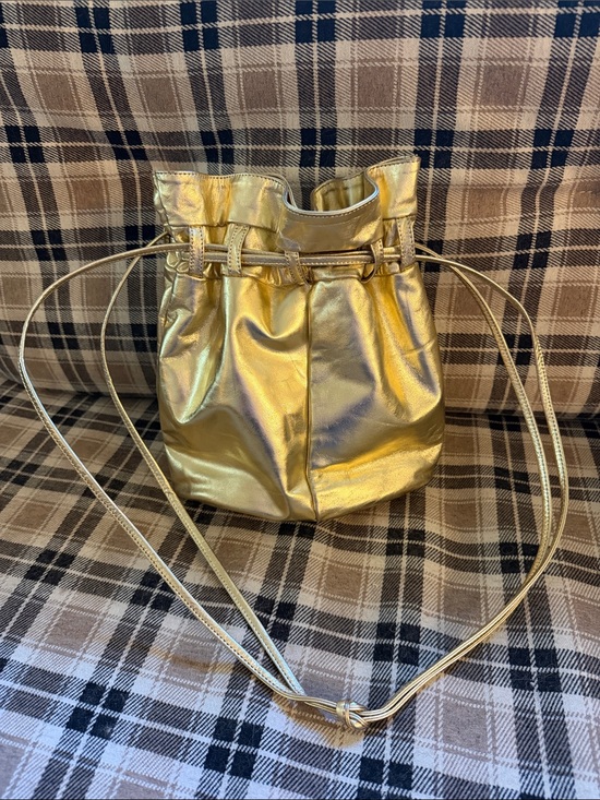 Source Unknown Handbags - Source Unknown Gold Metallic Drawstring Mini Bucket Bag
